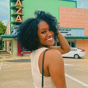 Meet your Posher, Kylia